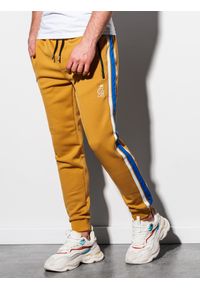 Ombre Clothing - Spodnie męskie dresowe joggery P854 - musztardowe - XXL. Kolor: żółty. Materiał: dresówka. Wzór: kolorowy, haft. Styl: retro #2