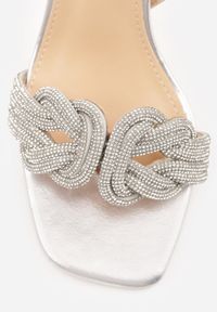 Born2be - Srebrne Eleganckie Sandały na Szpilce Ozdobione Cyrkoniami Sinilara. Zapięcie: bez zapięcia. Kolor: srebrny. Materiał: jeans. Wzór: aplikacja. Sezon: lato. Obcas: na szpilce. Styl: elegancki #6