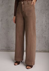 Renee - Brązowe Szerokie Jeansy High Waist z Bawełny Berinnessa. Okazja: na co dzień. Stan: podwyższony. Kolor: brązowy. Długość: krótkie. Styl: casual #4