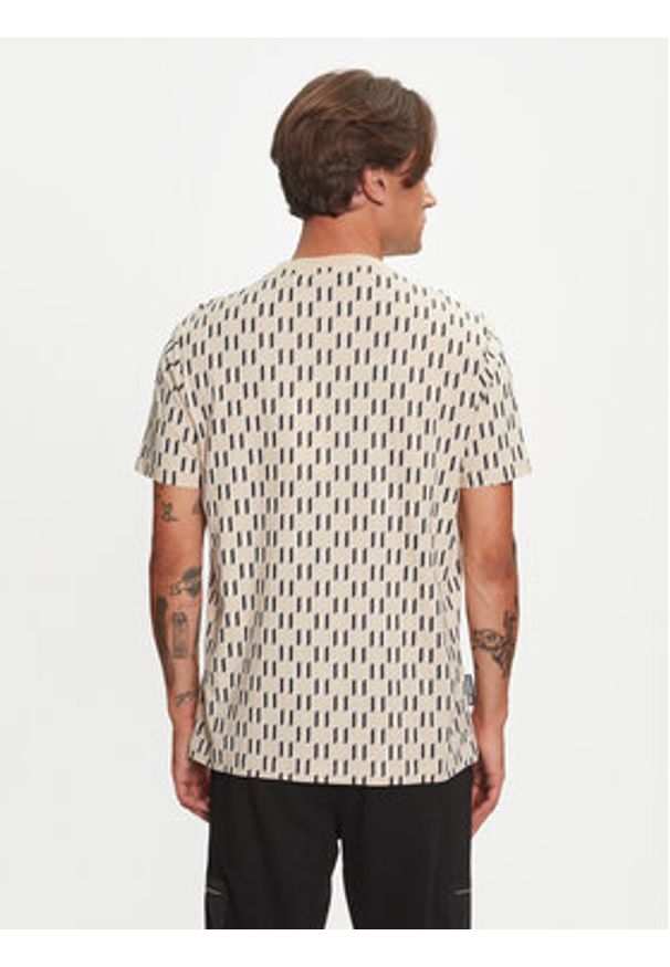 Karl Lagerfeld - KARL LAGERFELD T-Shirt 755074 544251 Beżowy Regular Fit. Typ kołnierza: dekolt w karo. Kolor: beżowy. Materiał: bawełna