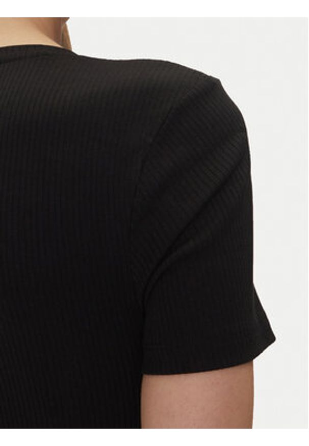 only - ONLY Sukienka codzienna Belfast 15348755 Czarny Slim Fit. Okazja: na co dzień. Kolor: czarny. Materiał: bawełna. Typ sukienki: proste. Styl: casual