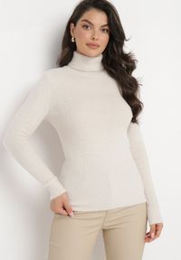 Born2be - Beżowy Elastyczny Golf z Puszystej Tkaniny z Wełną Doulcet. Typ kołnierza: golf. Kolekcja: plus size. Kolor: beżowy. Materiał: wełna, tkanina #4
