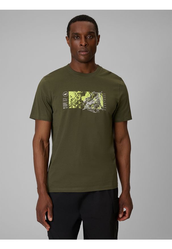4f - 4F T-shirt regular z nadrukiem męski - khaki L. Okazja: na co dzień. Kolor: oliwkowy, brązowy, wielokolorowy. Materiał: dzianina, bawełna. Wzór: nadruk. Styl: casual