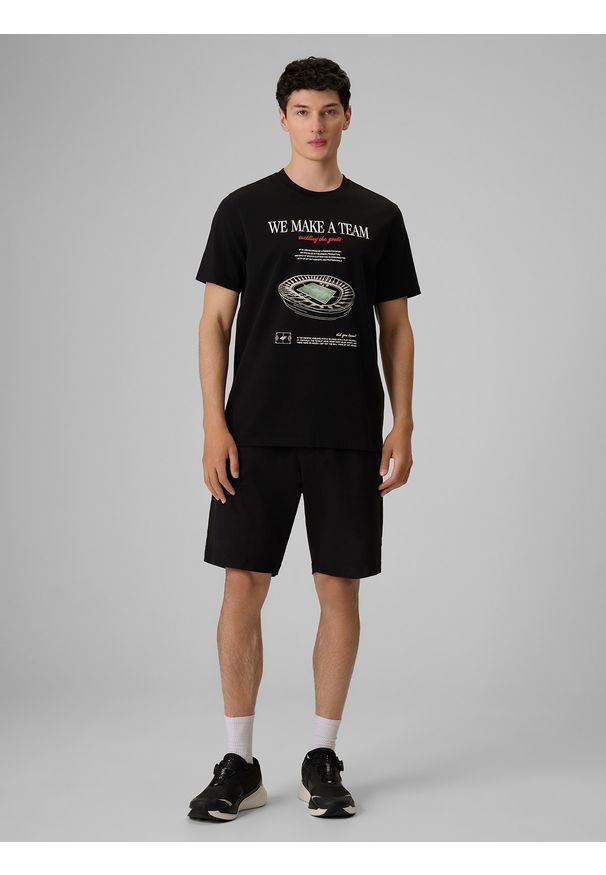 4f - 4F T-shirt regular z nadrukiem męski - czarny S. Okazja: na co dzień. Kolor: czarny. Materiał: materiał, bawełna, jeans, dresówka, dzianina. Wzór: nadruk. Styl: klasyczny, casual