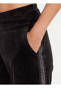 DKNY Sport Spodnie dresowe DP5P3706 Czarny Regular Fit. Kolor: czarny. Materiał: syntetyk #3