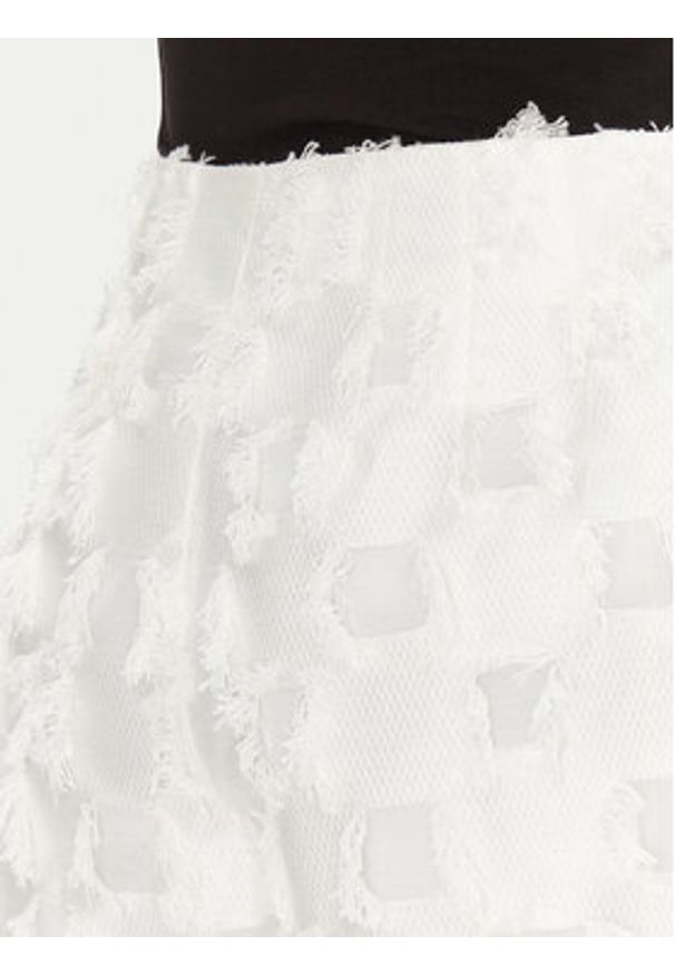 Bruuns Bazaar Szorty materiałowe Zaias BBW4565 Biały Regular Fit. Kolor: biały. Materiał: wiskoza