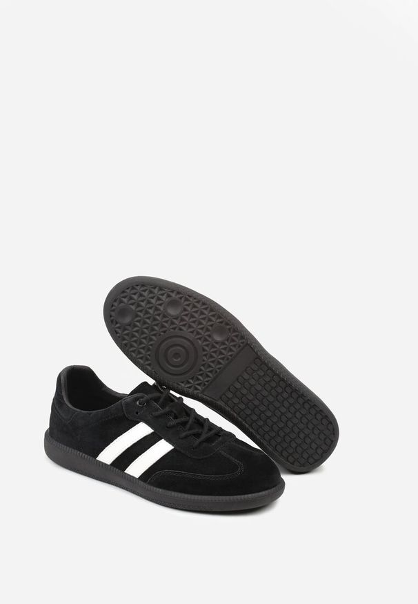 Renee - Czarno-Białe Płaskie Sneakersy ze Skóry Naturalnej z Ozdobnymi Paskami Nelarielis. Okazja: na co dzień, na spacer. Zapięcie: pasek. Kolor: czarny. Materiał: skóra. Wzór: paski. Sport: turystyka piesza