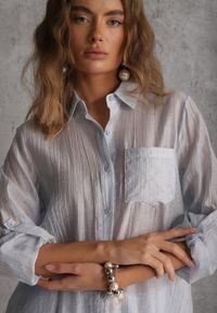 Renee - Niebieska Prześwitująca Koszula z Cyrkoniami Arialle. Okazja: na co dzień. Kolor: niebieski. Materiał: jeans. Styl: casual #6