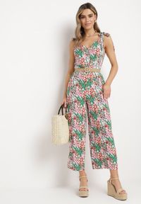 Born2be - Zielony Kombinezon z Długimi Nogawkami Wiązanymi Ramiączkami i Abstrakcyjnym Printem Izara. Okazja: na co dzień, na spacer, na imprezę. Kolor: zielony. Materiał: wiskoza. Długość rękawa: na ramiączkach. Długość: długie. Wzór: nadruk. Sezon: lato. Styl: casual, elegancki #1