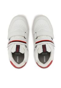 Geox Sneakersy J Arzach Boy J354AA0BC14C0899 S Biały. Kolor: biały