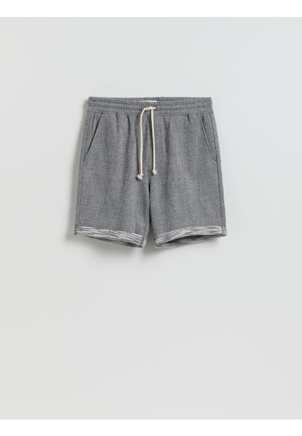 Reserved - Szorty regular fit - granatowy. Kolor: niebieski. Materiał: dzianina, bawełna