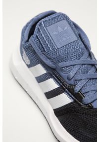 adidas Originals - Buty Swift Run. Nosek buta: okrągły. Zapięcie: sznurówki. Kolor: niebieski. Materiał: syntetyk, materiał, guma. Szerokość cholewki: normalna. Sport: bieganie #2