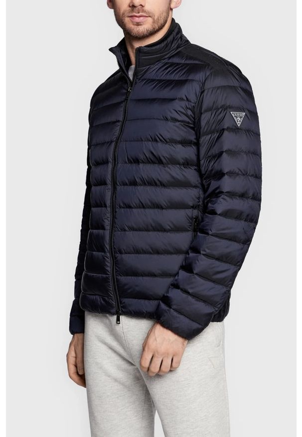 Guess - GUESS Granatowa kurtka męska Light Packable Realdown JKT, Rozmiar M. Kolor: niebieski. Materiał: puch, poliamid. Styl: elegancki
