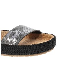 Big-Star - Czarne Klapki Big Star Modne Buty Na Lato. Kolor: czarny. Materiał: skóra, skóra ekologiczna. Wzór: nadruk, paski, aplikacja. Sezon: lato. Styl: wakacyjny #5