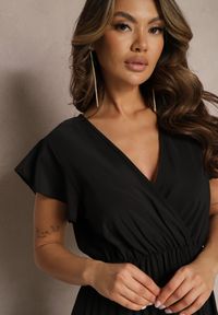 Renee - Czarna Plisowana Sukienka Maxi o Rozkloszowanym Kroju z Kopertowym Dekoltem Ofilva. Kolor: czarny. Typ sukienki: kopertowe. Styl: elegancki. Długość: maxi
