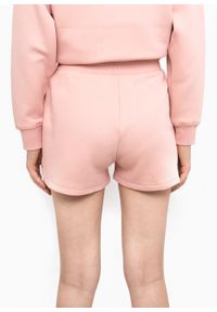 Guess - Szorty damskie GUESS EDWINA SHORT. Okazja: na co dzień, do pracy, na spacer. Kolor: różowy. Styl: casual #2
