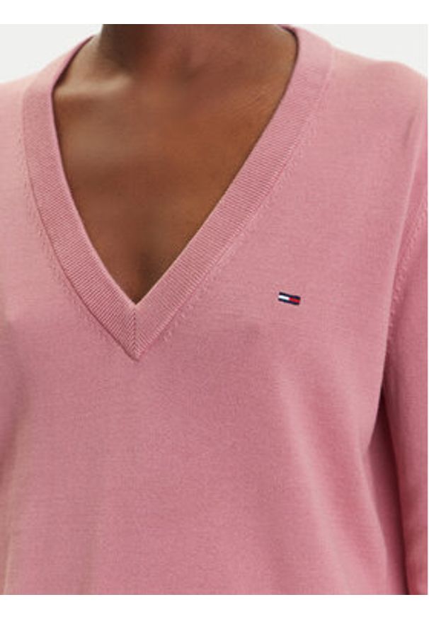Tommy Jeans Sweter Essential DW0DW19888 Różowy Regular Fit. Kolor: różowy. Materiał: bawełna