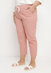 Born2be - Różowe Spodnie 7/8 z Bawełny Ściągane Troczkiem Tiimaxie. Okazja: na co dzień. Kolor: różowy. Materiał: bawełna. Styl: klasyczny, casual, elegancki