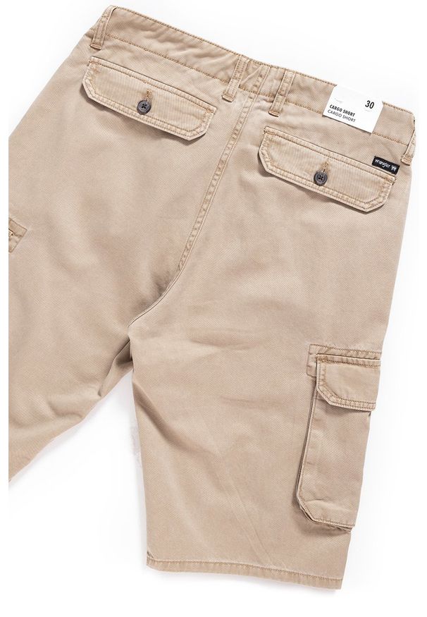 Wrangler - SPODENKI MĘSKIE WRANGLER CARGO SHORT CORNSTALK W15DKC335 112126788. Materiał: bawełna