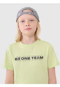 4f - 4F T-shirt z nadrukiem chłopięcy - zielony 128 (7-8 lat). Okazja: na co dzień. Kolor: zielony. Materiał: dzianina, bawełna, jersey. Długość rękawa: krótki rękaw. Długość: krótkie. Wzór: nadruk. Sezon: lato. Styl: klasyczny, sportowy, casual