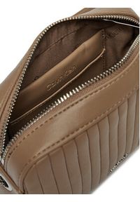 Calvin Klein Torebka Mini Line Quilt Camera Bag K60K613078 Brązowy. Kolor: brązowy. Materiał: skórzane #4