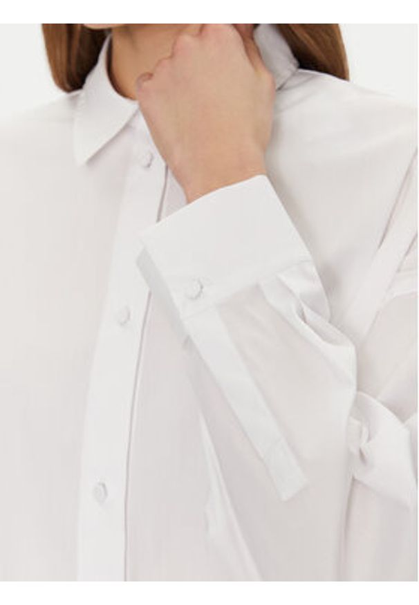 JOOP! Koszula 58 B58Betty 10018868 30044803 Biały Loose Fit. Kolor: biały. Materiał: bawełna