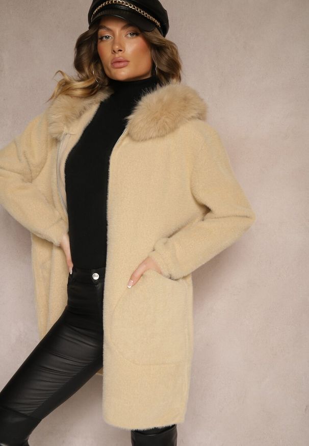 Renee - Beżowy Rozpinany Płaszcz z Wiskozą Wełną i Futerkiem Xesalttia. Okazja: do pracy. Kolor: beżowy. Materiał: futro, wełna, wiskoza. Styl: elegancki