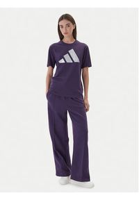 Adidas - adidas T-Shirt Holiday Metallic Graphic JV8527 Fioletowy Regular Fit. Kolor: fioletowy. Materiał: bawełna #3