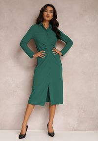 Renee - Ciemnozielona Sukienka Koszulowa z Marszczeniem Zegera. Kolor: zielony. Materiał: tkanina. Wzór: jednolity, aplikacja, gładki. Typ sukienki: koszulowe. Styl: elegancki. Długość: midi #2