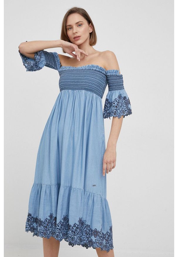 Pepe Jeans sukienka LIBBY mini rozkloszowana. Typ kołnierza: dekolt hiszpanka. Kolor: niebieski. Materiał: tkanina. Długość rękawa: krótki rękaw. Typ sukienki: rozkloszowane. Długość: mini
