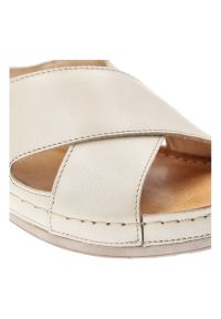 Beżowe Klapki Wasak Wygodne Obuwie Damskie. Okazja: na spacer, na co dzień. Kolor: beżowy. Materiał: skóra. Wzór: paski. Styl: casual, klasyczny #5