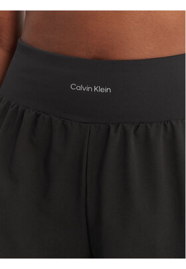 Calvin Klein Performance Szorty sportowe LVGWS6S802 Czarny Regular Fit. Kolor: czarny. Materiał: syntetyk