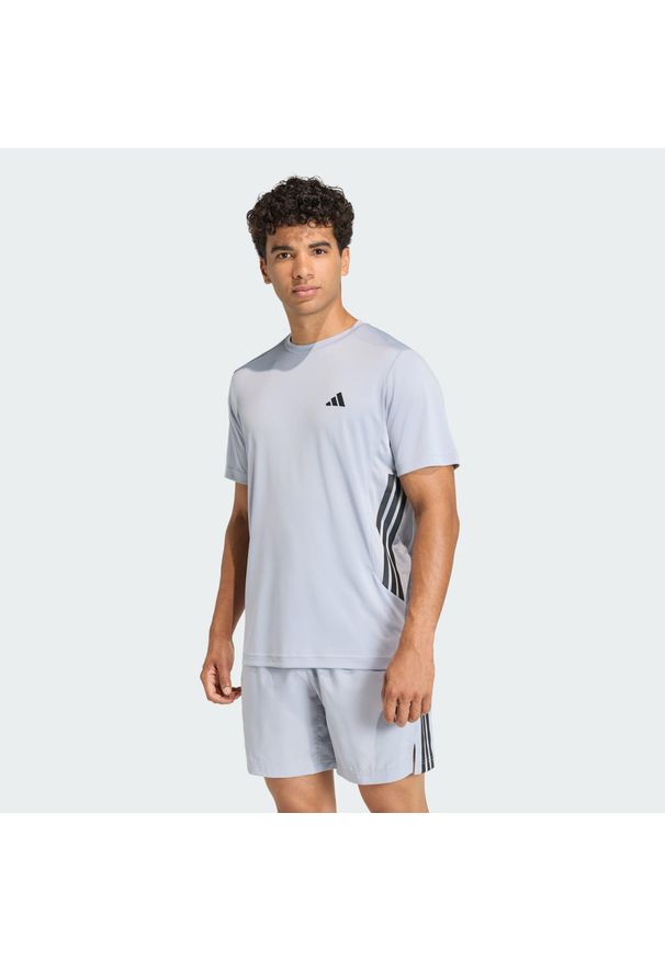 Adidas - Koszulka Tech Essentials Workout 3 Stripes. Kolor: szary. Materiał: materiał. Technologia: ClimaCool (Adidas). Sport: fitness
