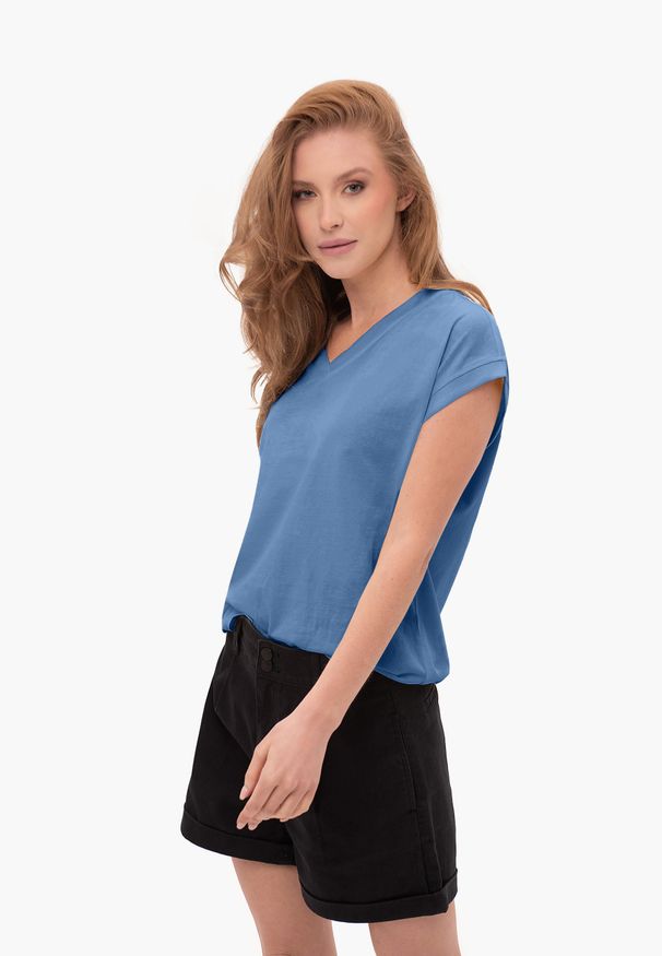 Volcano - T-shirt z dekoltem V, Comfort Fit, T-SKY. Okazja: na co dzień. Typ kołnierza: dekolt w serek, dekolt w kształcie V. Kolor: niebieski. Długość: krótkie. Wzór: bez wzorów, gładki. Materiał: skóra, bawełna, materiał. Długość rękawa: krótki rękaw. Sezon: zima, lato. Styl: casual