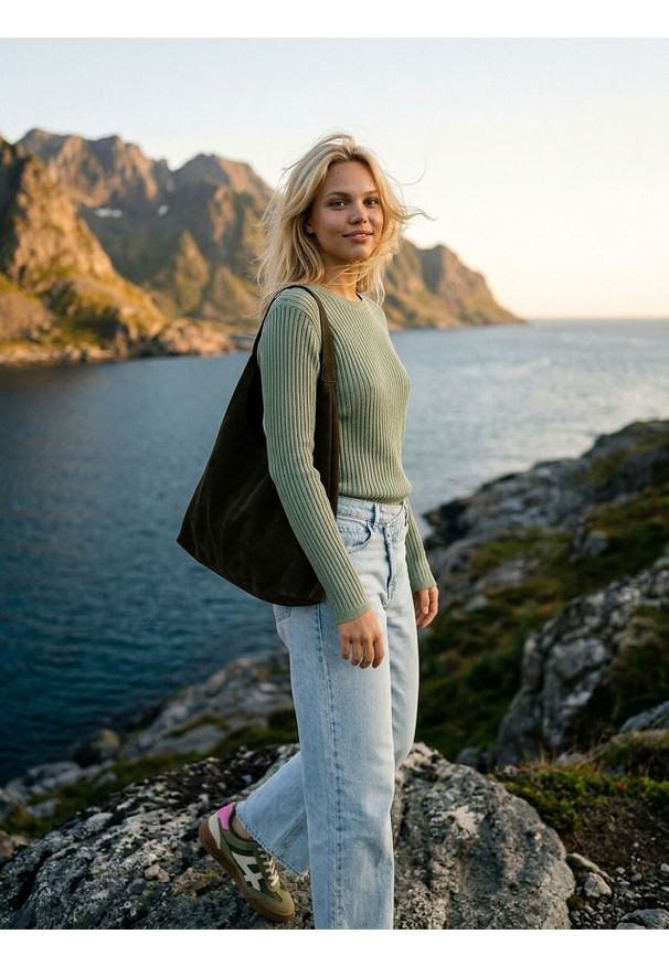 Sinsay - Klasyczny prążkowany sweter - zielony. Kolor: zielony. Materiał: prążkowany. Styl: klasyczny