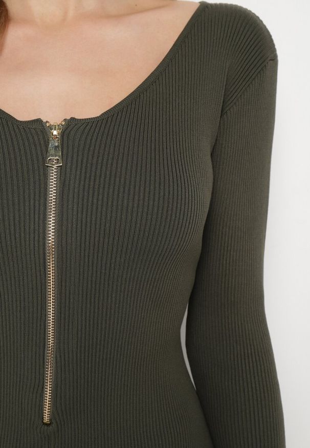 Born2be - Ciemnozielony Wiskozowy Kombinezon Bodycon z Prążkowaniem i Suwakiem Alnorema. Kolor: zielony. Materiał: wiskoza, prążkowany. Styl: elegancki