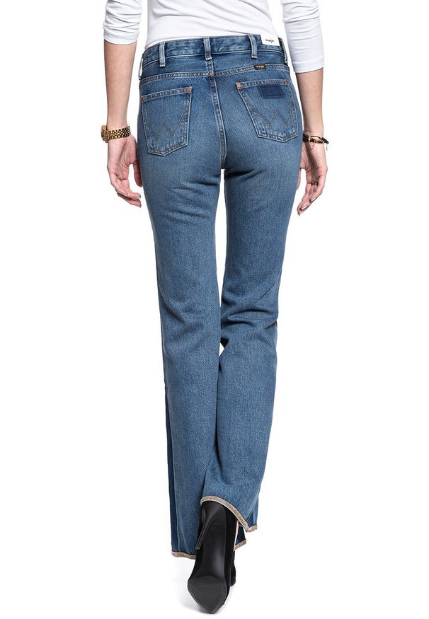 Wrangler - WRANGLER RETRO FLARE BURNING GIRL W240GF11X 112127916. Styl: retro
