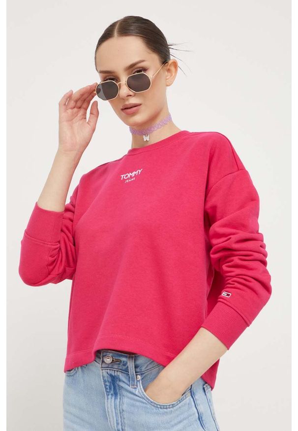 Tommy Jeans bluza damska kolor różowy z nadrukiem. Kolor: różowy. Materiał: bawełna. Wzór: nadruk. Styl: klasyczny