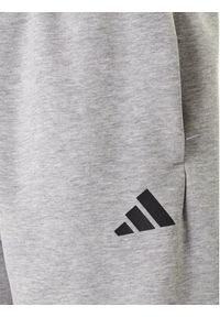 Adidas - adidas Spodnie dresowe Future Icons 3-Stripes JD4867 Szary Regular Fit. Kolor: szary. Materiał: bawełna #2