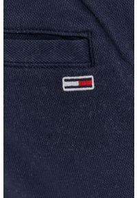 Tommy Jeans Spodnie DM0DM10125.4891 męskie kolor granatowy dopasowane. Kolor: niebieski #2