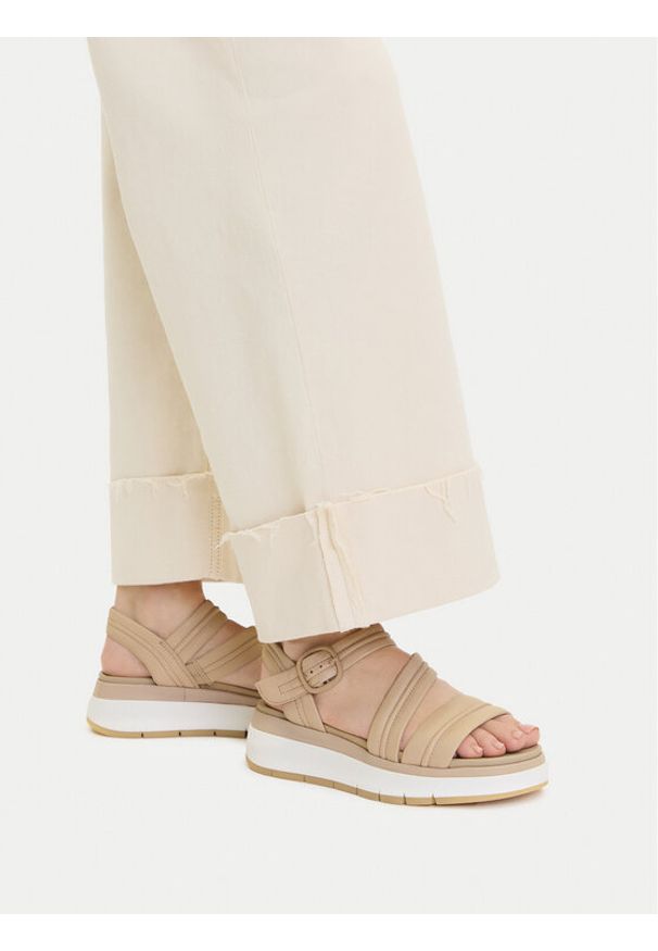 Clarks Sandały Tuscan Strap 26181475 Beżowy. Kolor: beżowy. Materiał: skóra