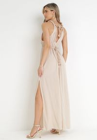 Born2be - Beżowy Kombinezon z Lnu i Wiskozy z Szerokimi Rozciętymi Nogawkami Yaneisa. Okazja: na randkę, na urodziny, na imprezę. Kolor: beżowy. Materiał: len, wiskoza. Długość rękawa: na ramiączkach. Styl: elegancki #5