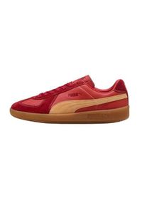 Buty do chodzenia męskie Puma Army Trainer City. Zapięcie: sznurówki. Kolor: czerwony. Materiał: guma, syntetyk, materiał, skóra, tkanina. Szerokość cholewki: normalna. Sport: turystyka piesza