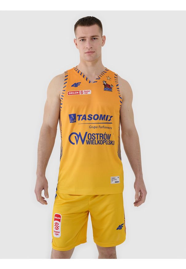 4f - 4F Koszulka meczowa replika domowa z sezonu 2024/25 męska 4F x PLK - Stal Ostrów Wielkopolski - multikolor L. Typ kołnierza: dekolt w serek. Kolor: wielokolorowy. Materiał: włókno, syntetyk, dzianina, materiał. Wzór: geometria, gładki, ze splotem, nadruk, gradientowy. Sport: fitness, koszykówka