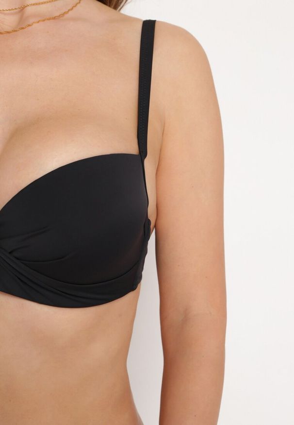 Born2be - Czarny Komplet Dwuczęściowy Bikini Biustonosz z Metalowym Zapięciem Majtki Typu Figi Vertella. Kolor: czarny