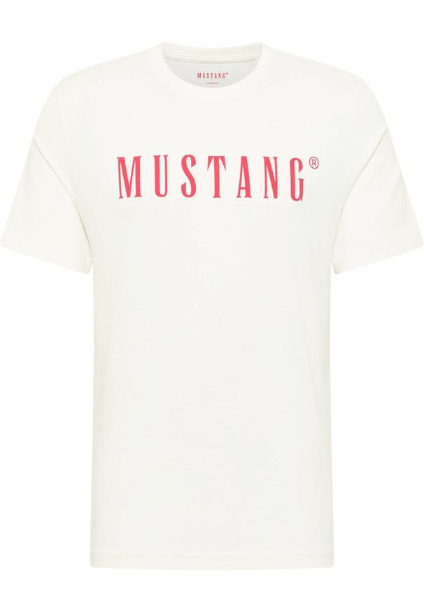 Mustang - Męski T-Shirt Koszulka MUSTANG Style Austin Cannoli Cream 1014695 2084. Okazja: na co dzień. Kolekcja: plus size. Materiał: bawełna, jeans. Wzór: aplikacja. Styl: klasyczny, casual, elegancki