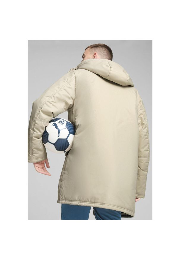 Puma - Parka OM 2024/25. Kolor: wielokolorowy, beżowy, niebieski. Sezon: zima