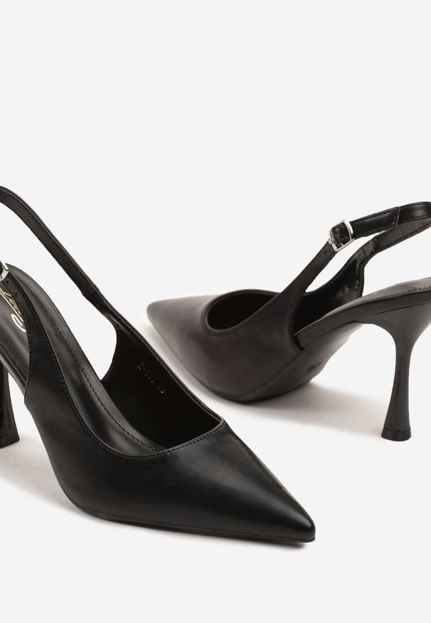 Renee - Czarne Eleganckie Szpilki ze Szpiczastym Noskiem i Odkrytą Piętą Nussoria. Nosek buta: szpiczasty. Kolor: czarny. Materiał: jedwab, jeans. Obcas: na szpilce. Styl: elegancki. Wysokość obcasa: średni