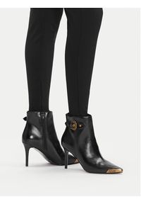 Versace Jeans Couture Botki 79VA3S57 Czarny. Kolor: czarny. Materiał: skóra #5