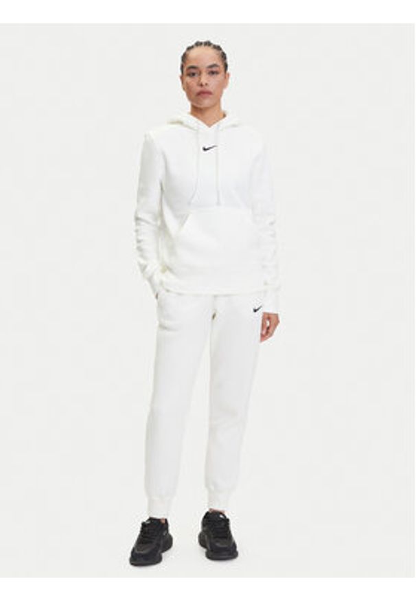 Nike Spodnie dresowe Phoenix Fleece FZ7626 Biały Regular Fit. Kolor: biały. Materiał: bawełna